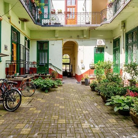 Harmony Hideaway In City Center Budapest Exterior foto